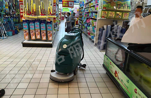 拓麗寶洗地機為華聯(lián)超市提供清潔解決方案